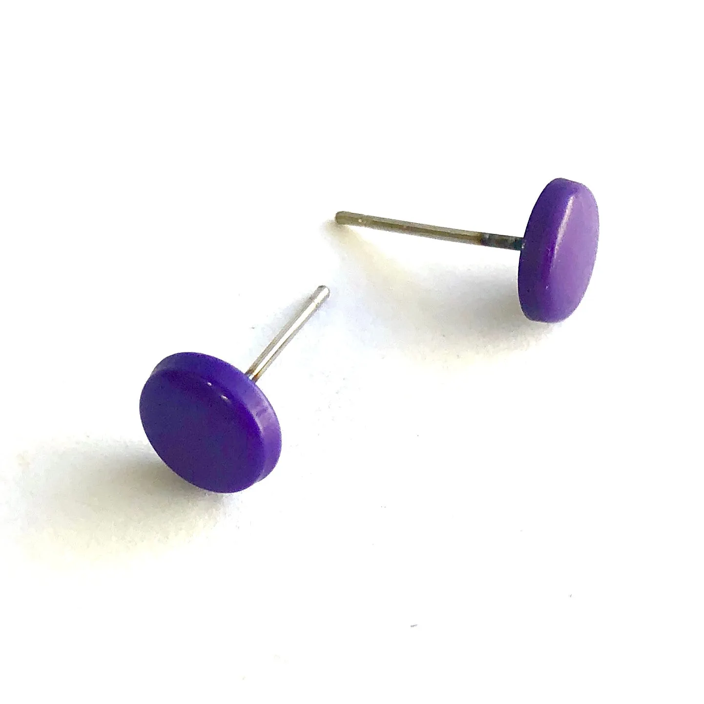 Purple Small Beveled Disc Stud Earrings