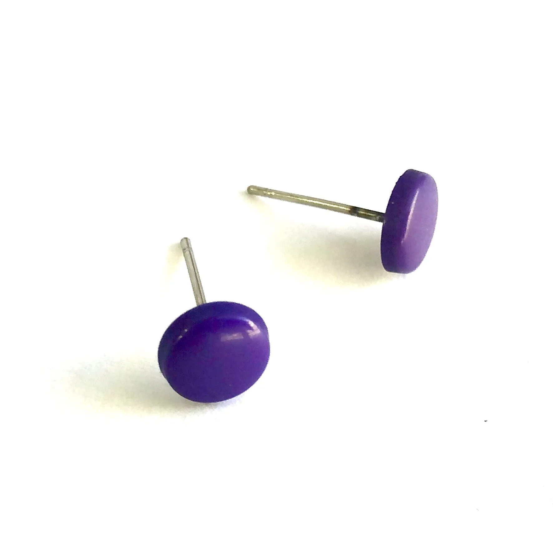 Purple Small Beveled Disc Stud Earrings